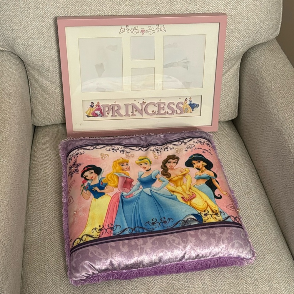 Disney princess photo frame and cushion